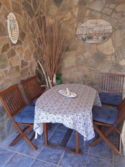 Traditional Art Apartment 3 Akoumia Exterior photo